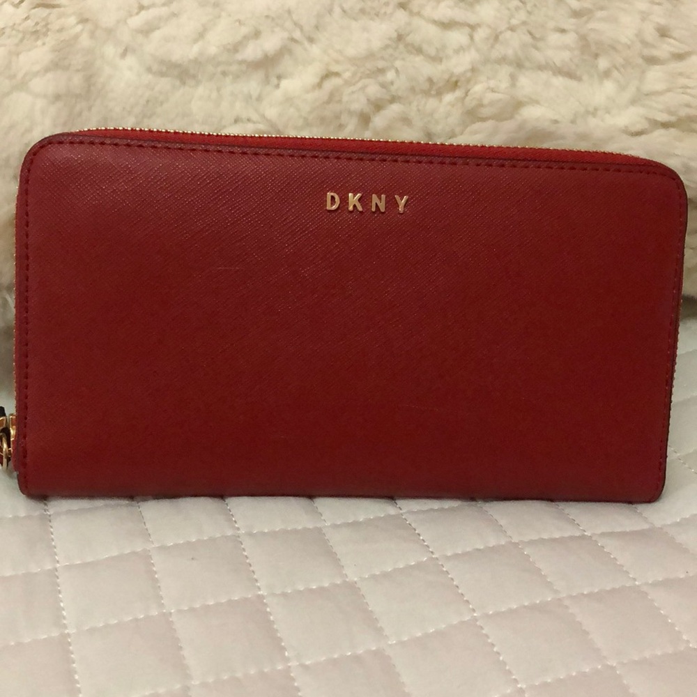 Dkny wallet